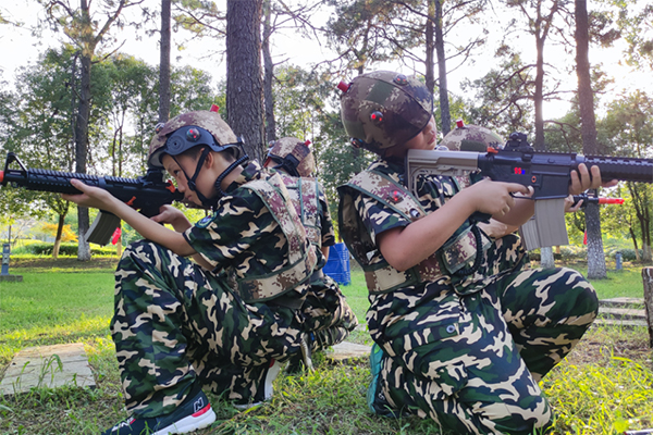 軍事夏令營真的有用嗎？深度探討其價(jià)值與意義，軍事夏令營的價(jià)值與意義深度探討，真的有用嗎？