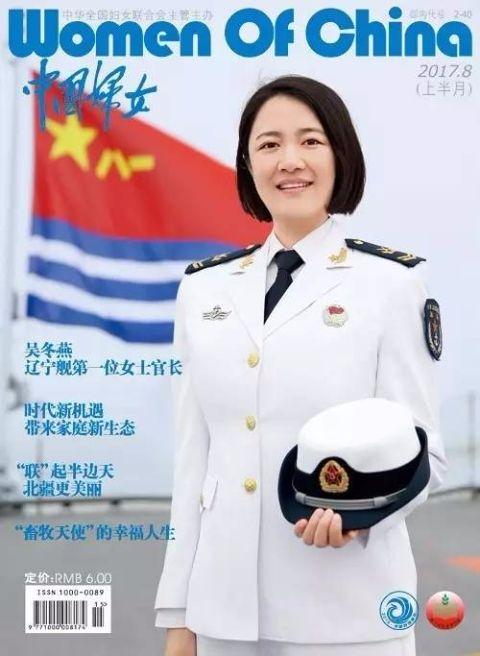 解放軍女兵風(fēng)采，英勇無(wú)畏，巾幗不讓須眉，解放軍女兵英勇風(fēng)采，巾幗不讓須眉，無(wú)畏展現(xiàn)風(fēng)采