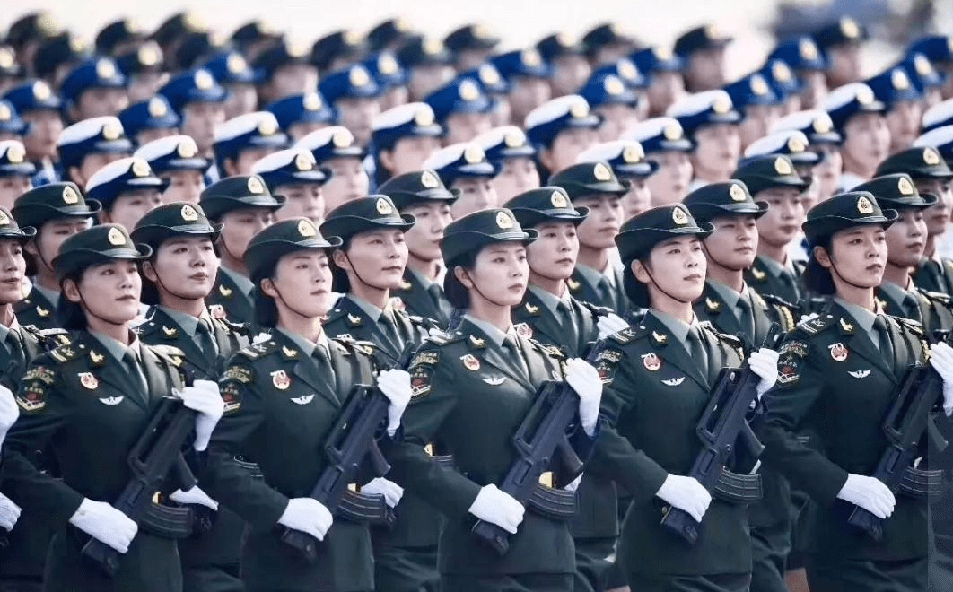 參軍報(bào)名2022女兵，勇敢追逐夢(mèng)想的征程，女兵追夢(mèng)啟航，2022參軍報(bào)名女兵勇敢前行