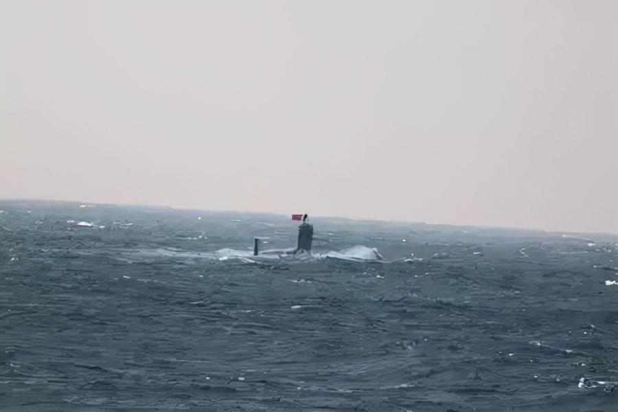 揭秘中國海軍新銳戰(zhàn)艦——鄭州艦（舷號151）簡介，揭秘中國海軍新銳戰(zhàn)艦鄭州艦（舷號151）的震撼登場