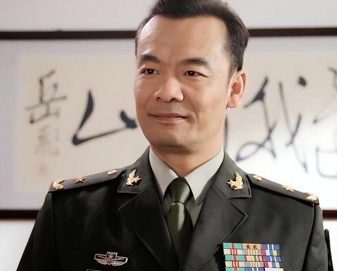 中國陸軍現(xiàn)代化建設與13個集團軍軍長的角色與貢獻，中國陸軍現(xiàn)代化建設與軍長角色貢獻，聚焦13個集團軍的實力與貢獻